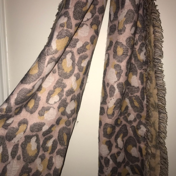 H&M pink neutral big leopard heavy scarf oversized - Picture 3 of 5